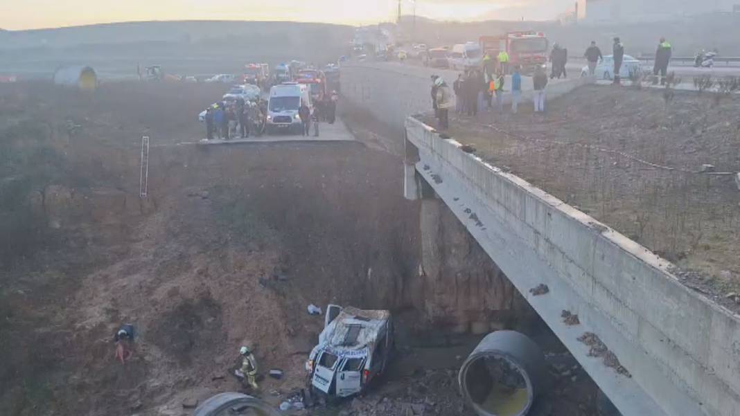 İşçileri taşıyan servis dere yatağına uçtu: 3 ölü, 15 yaralı 3